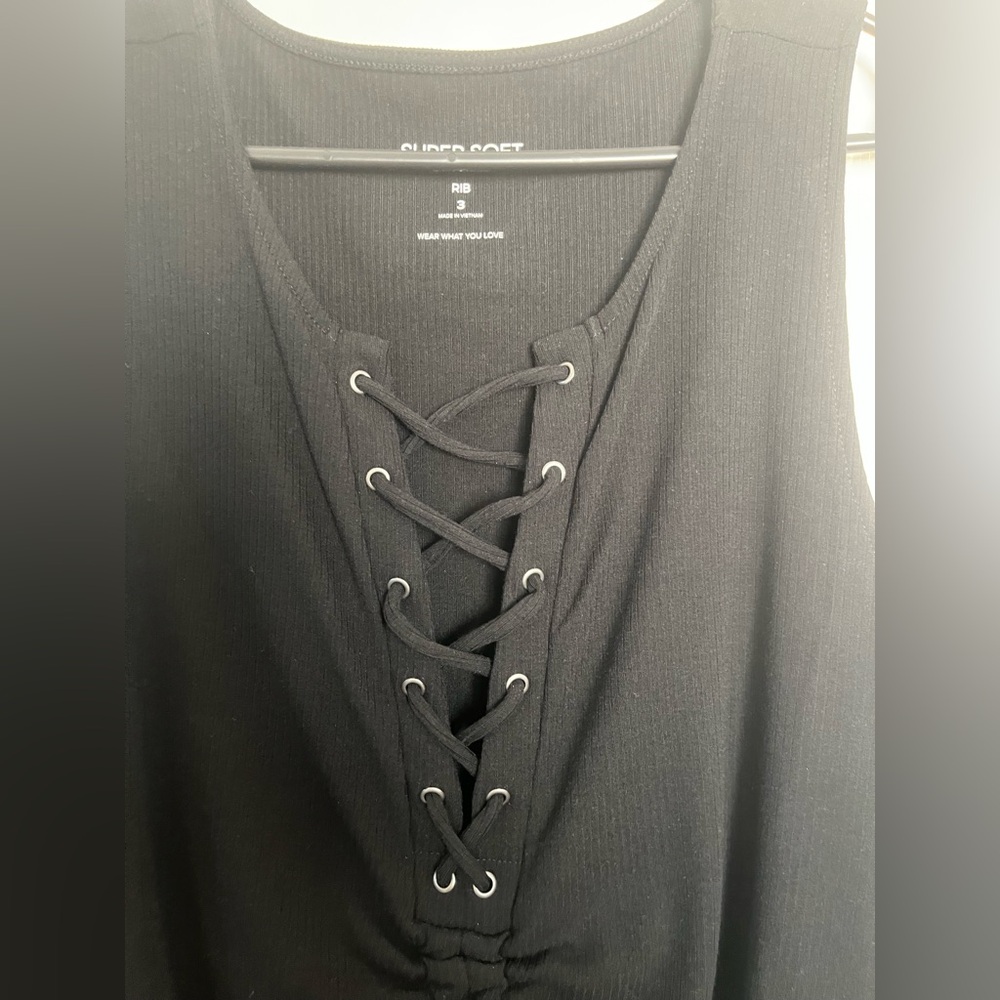 Torrid NWT super soft ribbed sleeveless shirt. Black. 3X - Picture 2 of 7